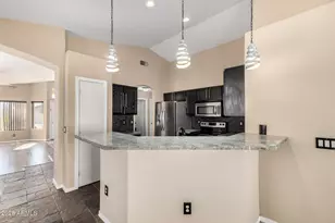 8642 W Laurel Ln, Peoria, AZ 85345 - Photo 7