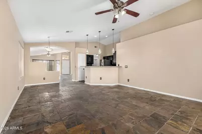 8642 W Laurel Lane, Peoria, AZ 85345 - Photo 5