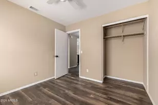 8642 W Laurel Ln, Peoria, AZ 85345 - Photo 11