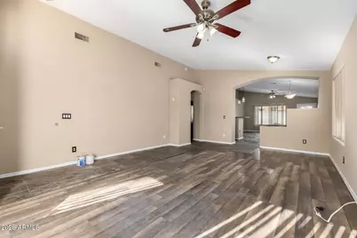 8642 W Laurel Lane, Peoria, AZ 85345 - Photo 3