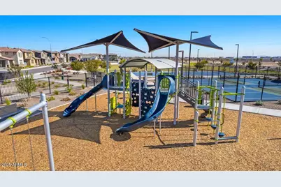 10210 W Crittenden Lane, Avondale, AZ 85392 - Photo 11