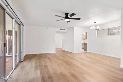 10816 W Kelso Drive, Sun City, AZ 85351 - Photo 11