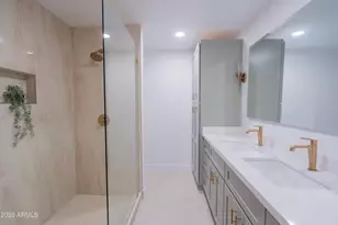 2335 W Caribbean Ln, Phoenix, AZ 85023 - Photo 45