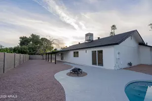 2335 W Caribbean Ln, Phoenix, AZ 85023 - Photo 41