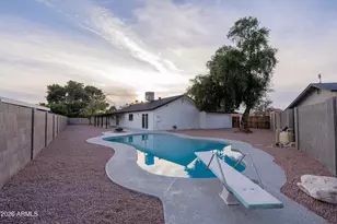 2335 W Caribbean Ln, Phoenix, AZ 85023 - Photo 3