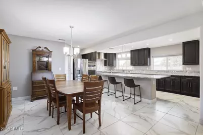 10810 W Sarabande Circle, Sun City, AZ 85351 - Photo 11