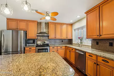 12527 N 83rd Drive, Peoria, AZ 85381 - Photo 7