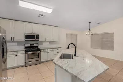 11241 W Davis Lane, Avondale, AZ 85323 - Photo 7