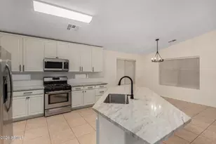 11241 W Davis Ln, Avondale, AZ 85323 - Photo 7