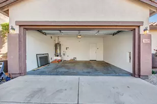 3825 W Desert Creek Ln, Phoenix, AZ 85086 - Photo 29