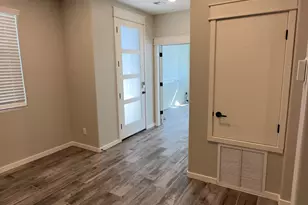 300 N Gila Springs Blvd, Chandler, AZ 85226 - Photo 13