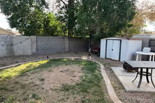 329 N Abalone Dr, Gilbert, AZ 85233 - Photo 11