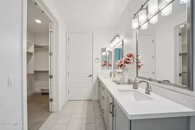 5250 E Deer Valley Drive #209, Phoenix, AZ 85054 - Photo 25