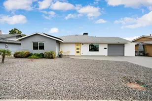 11421 N 110th Dr, Sun City, AZ 85351 - Photo 1