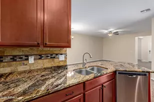 883 S Pheasant Dr, Gilbert, AZ 85296 - Photo 9