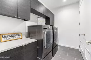 200 W Portland St, Phoenix, AZ 85003 - Photo 29