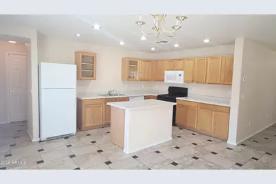 1373 S Wagon Wheel Court, Chandler, AZ 85286 - Photo 5