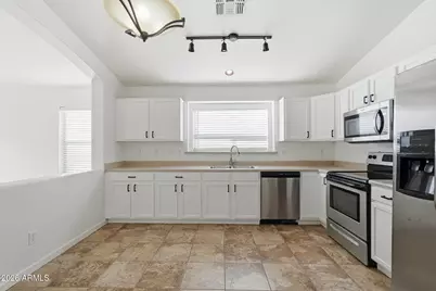 823 E Mountain View Road, San Tan Valley, AZ 85143 - Photo 7