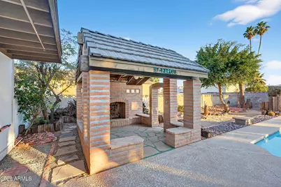 5539 E Sweetwater Avenue, Scottsdale, AZ 85254 - Photo 11