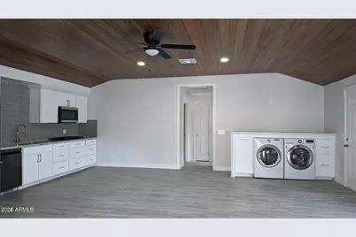 224 S Adonis Avenue, Miami, AZ 85539 - Photo 3