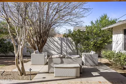 3727 E Clarendon Avenue, Phoenix, AZ 85018 - Photo 7