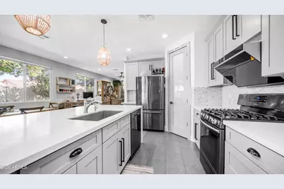 25084 N 68th Avenue, Peoria, AZ 85383 - Photo 7