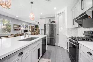 25084 N 68th Ave, Peoria, AZ 85383 - Photo 7