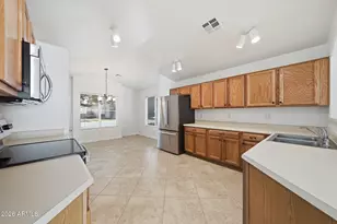 12922 W Cheery Lynn Rd, Avondale, AZ 85392 - Photo 7