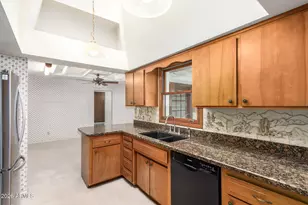 650 E Malibu Dr, Tempe, AZ 85282 - Photo 9