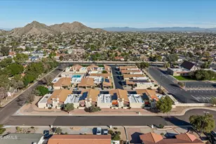 2717 E Shaw Butte Dr, Phoenix, AZ 85028 - Photo 31