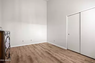 2717 E Shaw Butte Dr, Phoenix, AZ 85028 - Photo 21