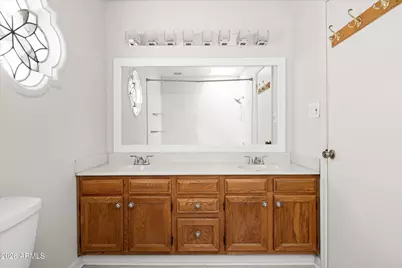 2717 E Shaw Butte Drive, Phoenix, AZ 85028 - Photo 15