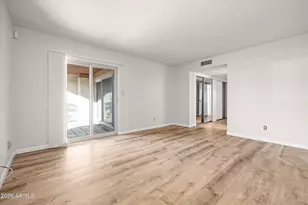 2717 E Shaw Butte Dr, Phoenix, AZ 85028 - Photo 13