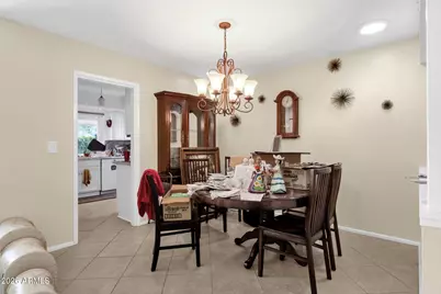 10705 W Camelot Circle, Sun City, AZ 85351 - Photo 5