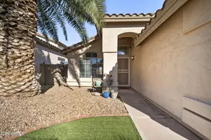 2040 E Angela Dr, Phoenix, AZ 85022 - Photo 5