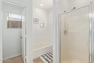 1015 S Val Vista Dr, Mesa, AZ 85204 - Photo 15