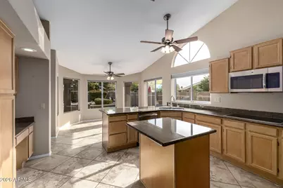 18895 N 88th Drive, Peoria, AZ 85382 - Photo 7