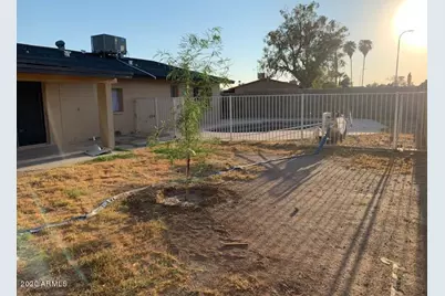 8214 W Sells Drive, Phoenix, AZ 85033 - Photo 25