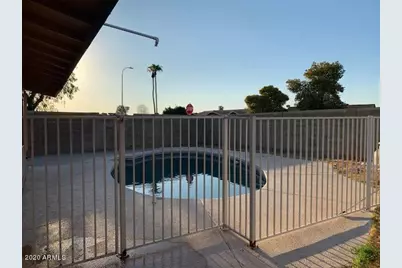 8214 W Sells Drive, Phoenix, AZ 85033 - Photo 27