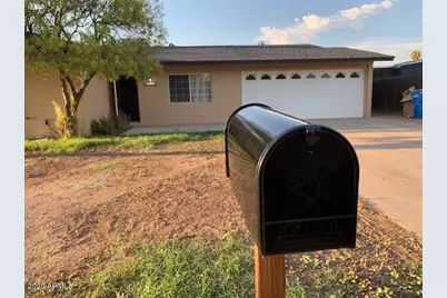 8214 W Sells Drive, Phoenix, AZ 85033 - Photo 1