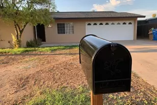 8214 W Sells Dr, Phoenix, AZ 85033 - Photo 1