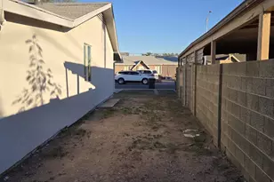 5721 W Cheery Lynn Rd, Phoenix, AZ 85031 - Photo 17