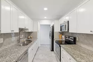 2230 E Clarendon Ave, Phoenix, AZ 85016 - Photo 9