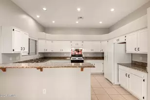 7802 W Orangewood Ave, Glendale, AZ 85303 - Photo 15