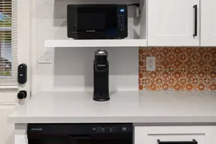 6950 E Earll Dr, Scottsdale, AZ 85251 - Photo 29