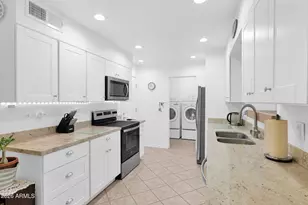 10712 W Camelot Cir, Sun City, AZ 85351 - Photo 13