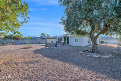 10712 W Camelot Circle, Sun City, AZ 85351 - Photo 19