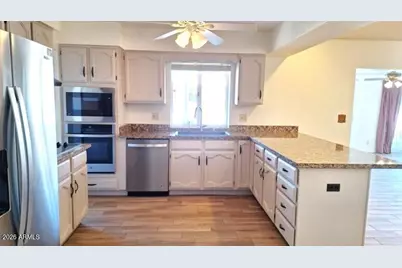 8350 E Lakeview Avenue, Mesa, AZ 85209 - Photo 5