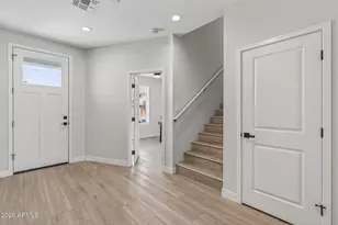 2601 E Clarendon Ave, Phoenix, AZ 85016 - Photo 9