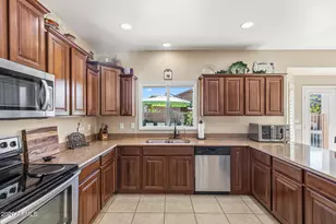 17837 W Watson Ln, Surprise, AZ 85388 - Photo 13